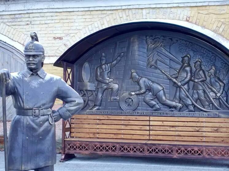 В Никольске открыли памятник пожарному