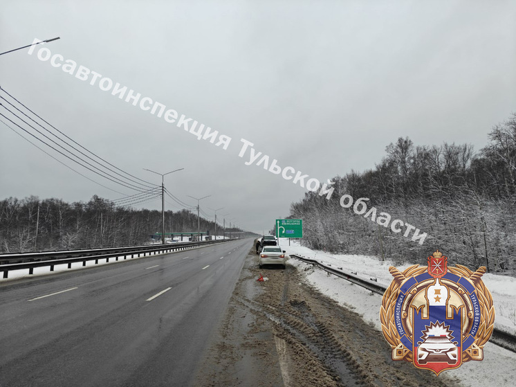 Автоледи искорежила свой Hyundai о металлический барьер в Туле