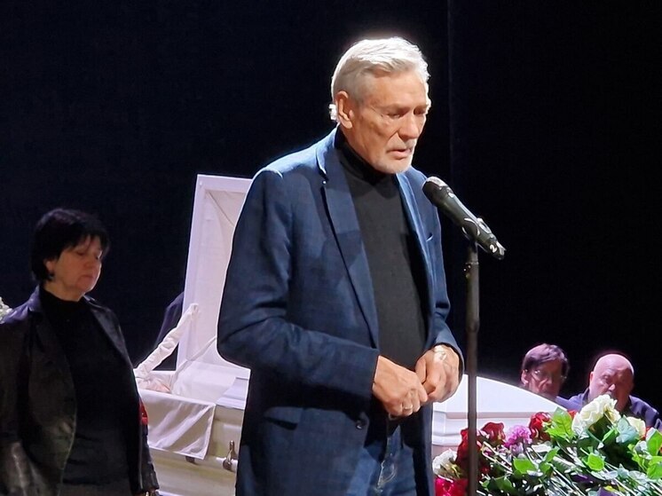 Александр Михайлов обратился к дочери Алентовой и Владимира Меньшова