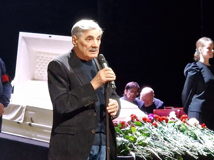 Александр Панкратов-Черный на церемонии прощания с Алентовой рассказал о дружбе с ней и Меньшовым