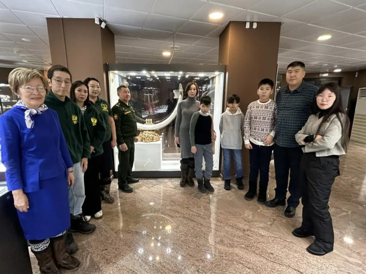 Семья Героя России увидела алмаз, названный именем Дмитрия Егорова