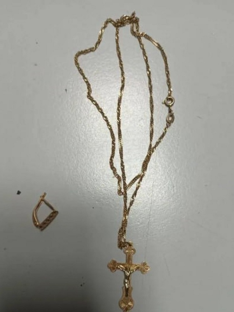 В Асино полицейские раскрыли кражу ювелирных изделий у пенсионерки