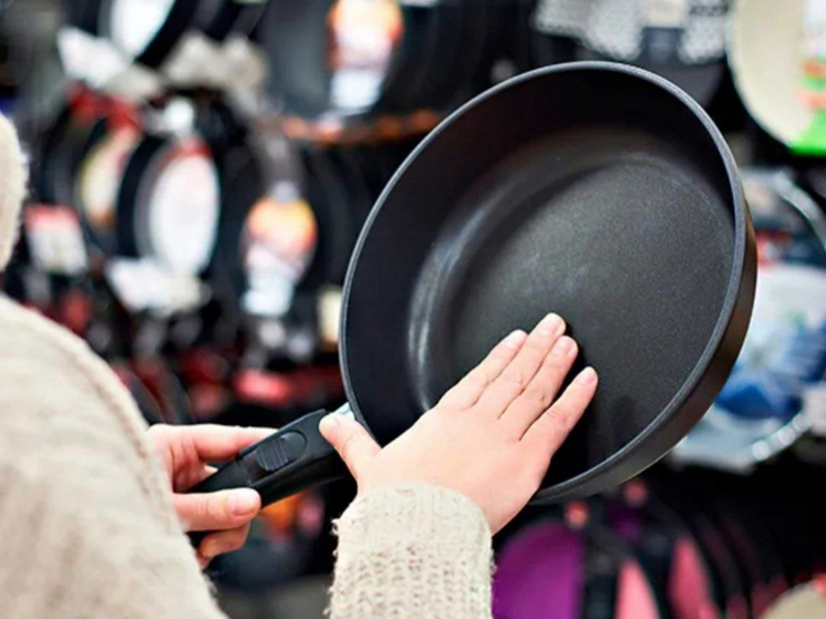 Роспотребнадзор помог дагестанке вернуть деньги за не ту сковородку