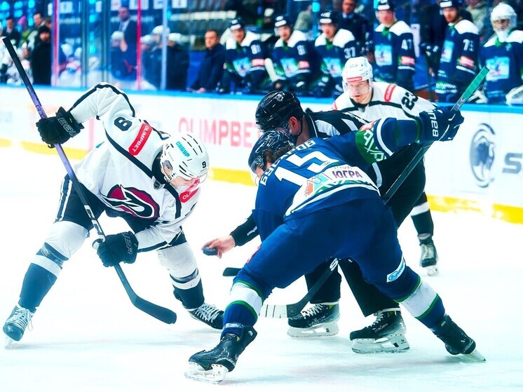 ХК «Югра» завершил год триумфально: шестая победа подряд вывела команду на первое место в таблице