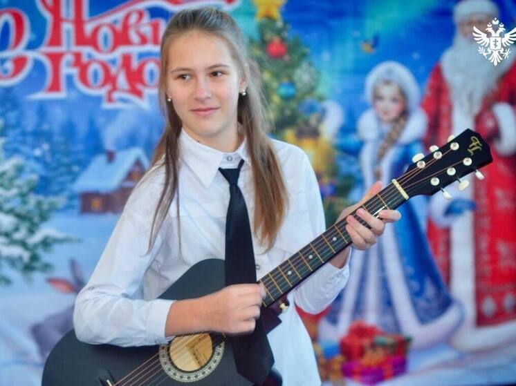 Семён Машкауцан исполнил новогодние мечты детей из Чаплинского округа