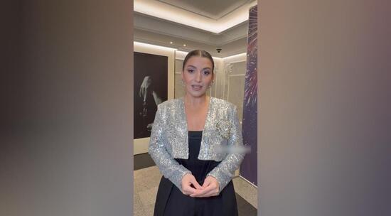 Жасмин пожелала читателям «МК» радостных событий в Новом году