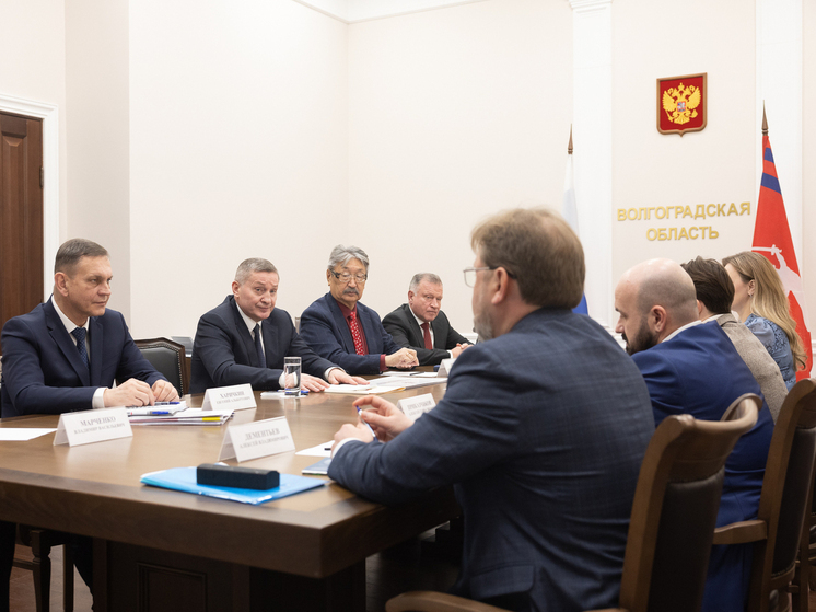 Андрей Бочаров провел совещание по вопросам создания мемориала