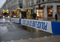 В канун Рождества в Льюисе (Великобритания) произошел шокирующий инцидент: мужчина стал жертвой насилия возле общественного бассейна Пеллс, полиция призывает свидетелей помочь в расследовании