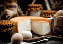 Учёные из Швеции представили масштабное исследование, в котором высокое потребление жирного сыра и сливок оказалось связано со снижением риска развития деменции