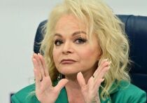 Лариса Долина начала перевозить вещи из квартиры в Хамовниках, которую Верховный суд оставил за Полиной Лурье