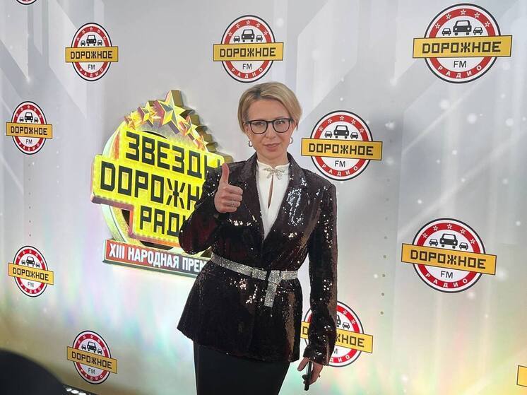 Телеведущая Яна Чурикова пожелала петербуржцам побольше снега и тепла на душе