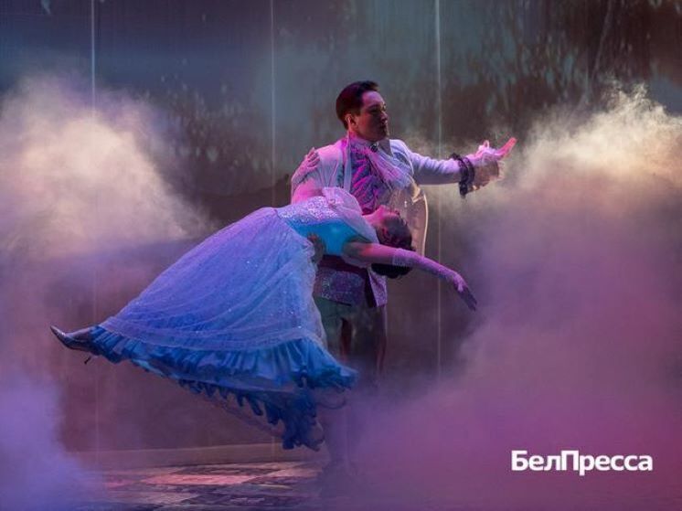 На сцене белгородского драмтеатра показали новогоднюю сказку «Золушка»