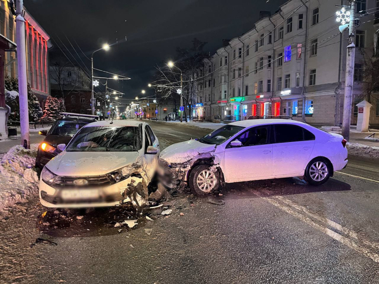 В ДТП на советской улице в Костроме пострадали двое водителей