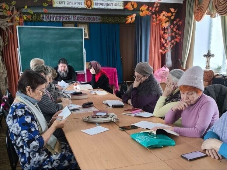 Занятие по программе «Исследуйте Писание» прошло в приходе храма в Орловской области
