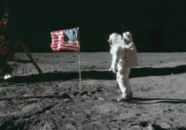 Сразу после назначения нового руководителя NASA Джареда Айзекмана президент США Дональд Трамп подписал масштабный указ о космической политике, который ставит амбициозные и жёсткие сроки: высадка американцев на Луну до конца 2028 года, а создание постоянной лунной базы с ядерным реактором — к 2030 году