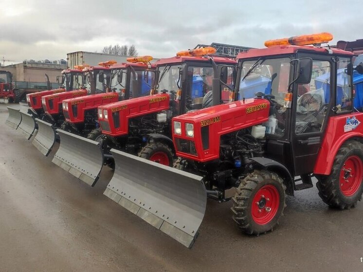 Парк спецтехники Псковавтодора пополнился девятью новыми машинами