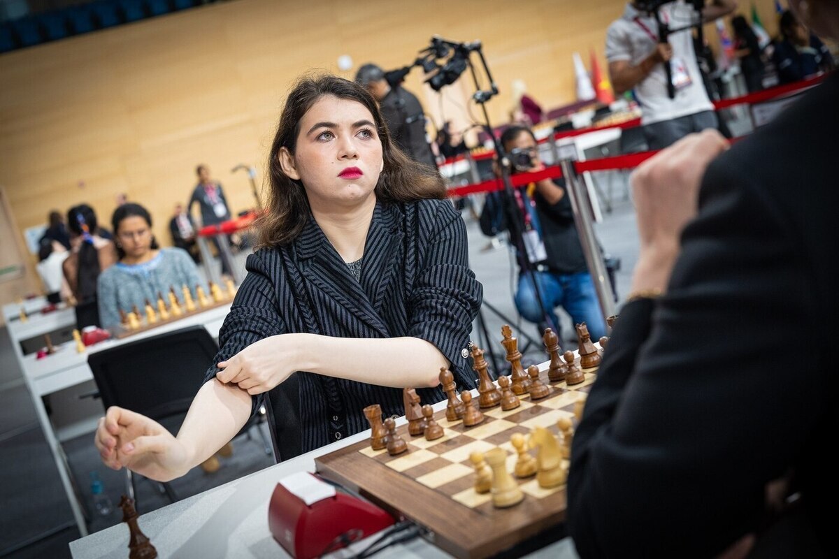 Прорывным оказался этот год для российских шахмат. Прежде всего, Россию допустили на всякого рода международные турниры с флагом и гимном. Допущенные россияне сразу показали, что на шахматы не влияет изоляция, став главными героями во всех международных соревнованиях. Под самый Новый год Александра Горячкина выиграла, а Владислав Артемьев занял второе место на мировом первенстве по рапиду. 