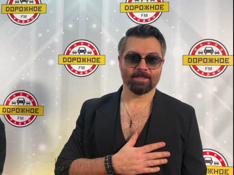 Алексей Чумаков признался в любви Петербургу и пожелал петербуржцам больше сольных концертов