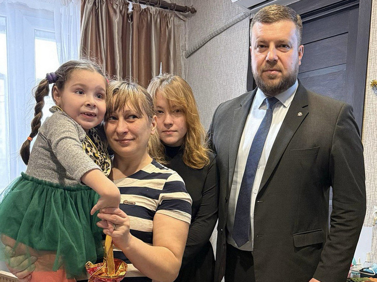 Замгубернатора Курской области исполнил новогодние желания детей в рамках акции «Ёлка желаний»