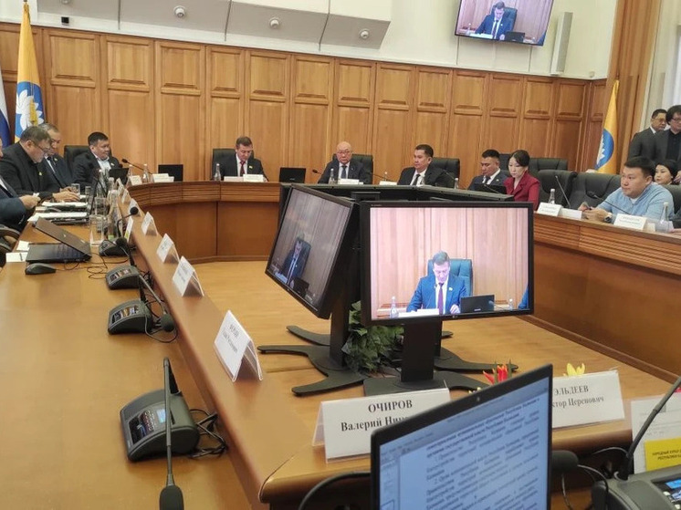 Калмыцкий парламент провел внеочередное заседание для решения вопросов благоустройства