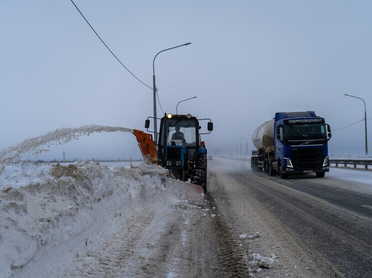 В Тамбовской области активно борются с гололёдом и снегом на федеральных трассах