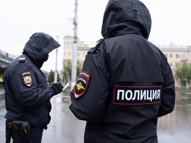 Полицейские проводят проверку после конфликта в школе в Волгоградской области