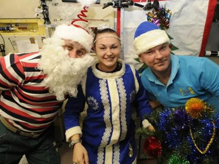 Необычные космические традиции: история новогодних «застолий» на орбите