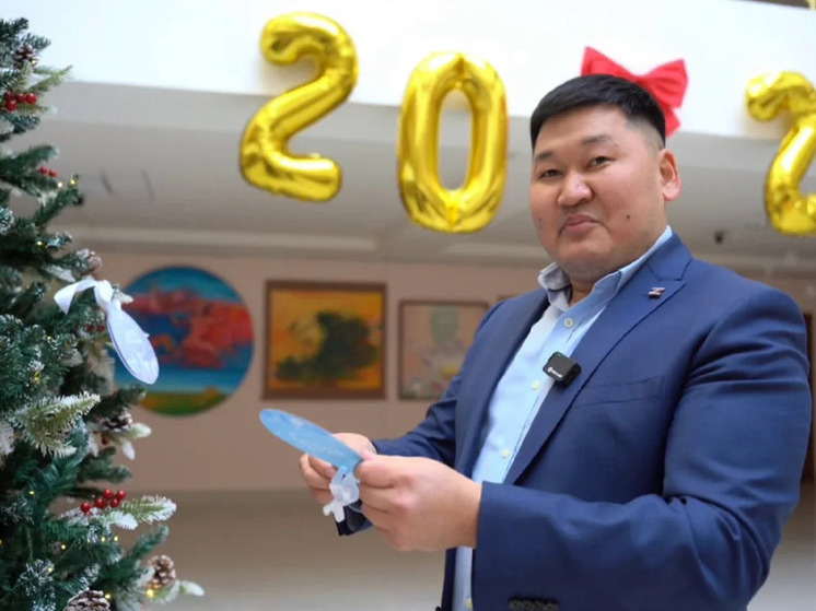 В Калмыкии члены регионального правительства участвуют в акции «Елка желаний»