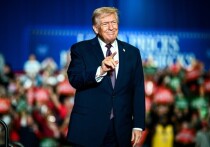 Президент США Дональд Трамп заявил, что страна готова к диалогу с Ираном, но в случае необходимости применит силу, последствия которой будут серьёзнее, чем при ударе по ядерным объектам. Об этом американский лидер сказал во время общения с журналистами.