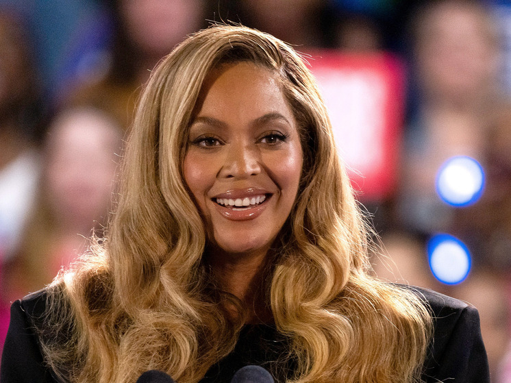 Forbes: состояние певицы Бейонсе превысило миллиард долларов