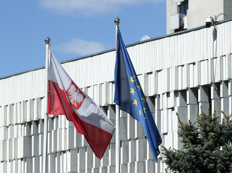 В Польше потребовали снести памятники Бандере на Украине