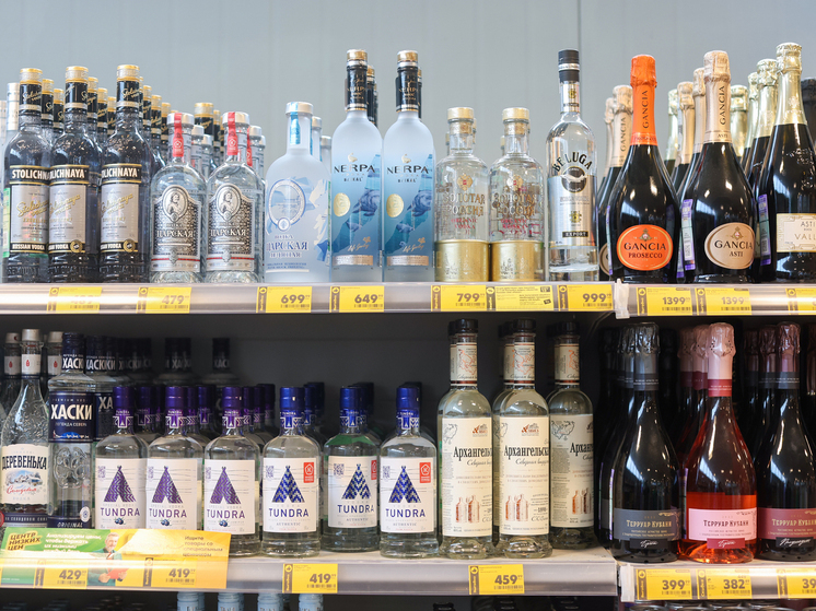 Смешивание энергетических напитков или кофе с алкоголем несёт серьёзные угрозы здоровью, включая инфаркт и инсульт. Об этом «Газете.Ru» рассказала врач-гастроэнтеролог Ольга Майорова.