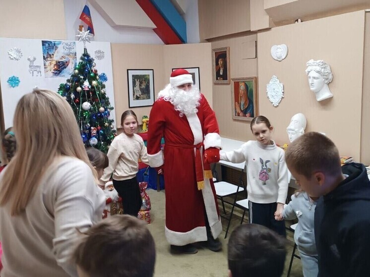 Новогоднее чудо для детей прифронтовых сёл устроили в музее Токмакского округа