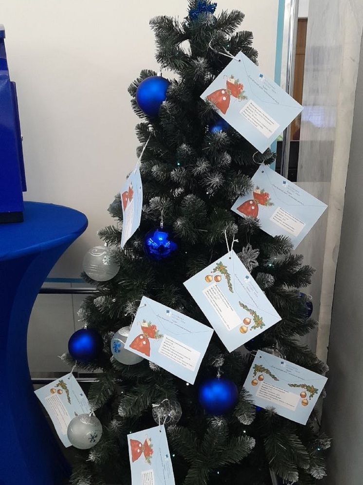 «Ёлка желаний» появилась на Главпочтамте Екатеринбурга