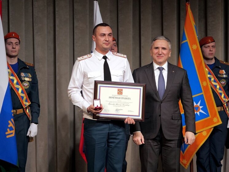 В Тюменской области отметили День спасателя и 35-летие образования МЧС РФ