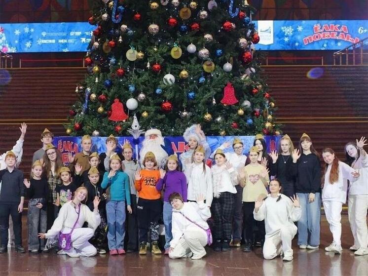 Дети костромичей-участников СВО побывали на «Ёлке победы» в Москве