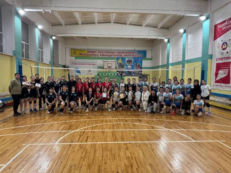 В Улан-Удэ подвели итоги новогоднего турнира по волейболу