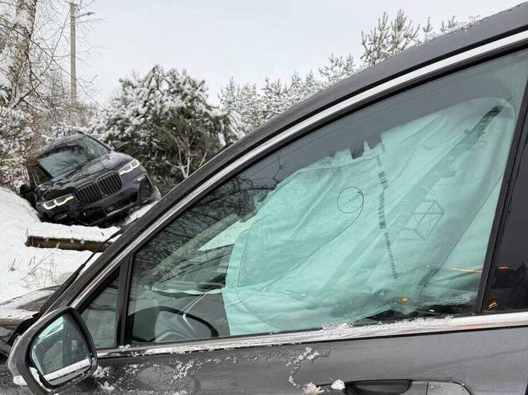 Пассажирка травмировала локоть в ДТП с иномаркой в Боровичах