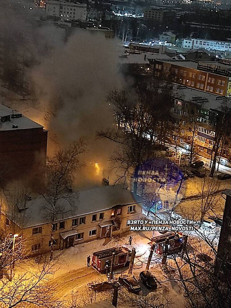 В Пензе на втором этаже заброшенного дома произошел ночной пожар