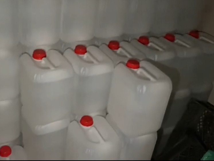 Жителя Лужского района задержали за изготовление и продажу суррогатного алкоголя