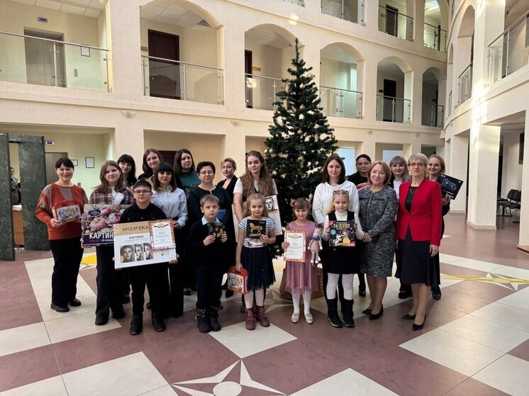 В Псковском областном суде прошла новогодняя ёлка для детей сотрудников