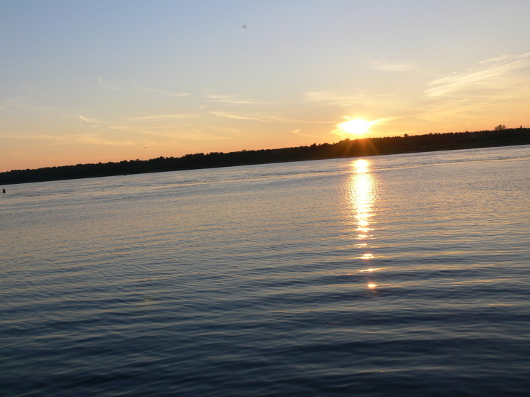 Прокуратура наказала судовладельца за платные покатушки по Волхову