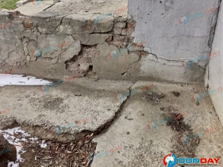 Жителям аварийного дома в Цимлянске не выдали обещанный акт о состоянии здания