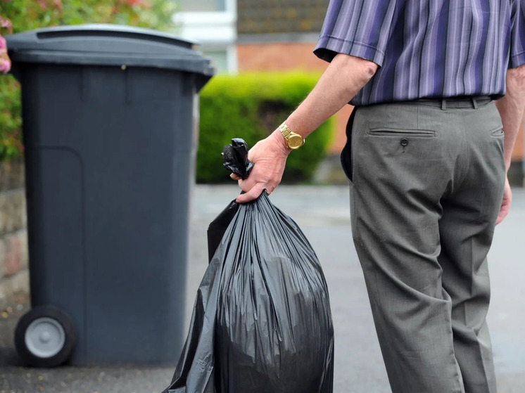 Почему жителям Калмыкии завтра мусор надо вынести утром