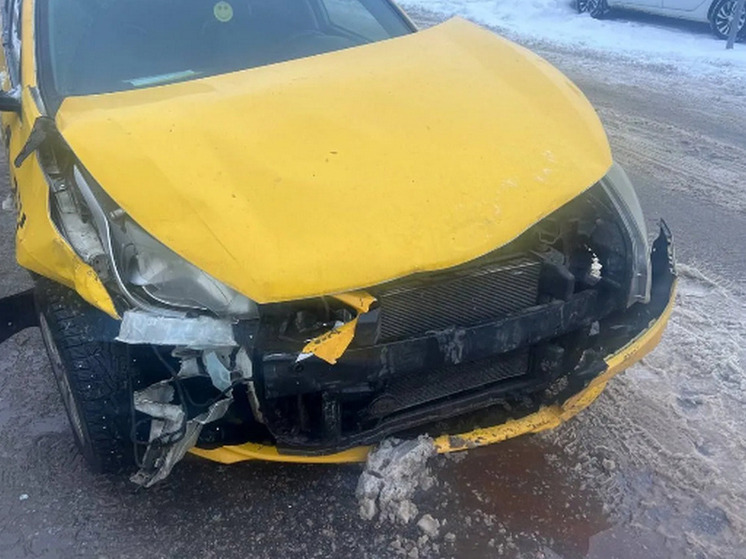 22-летняя пассажир попала в больницу после аварии под Воронежем