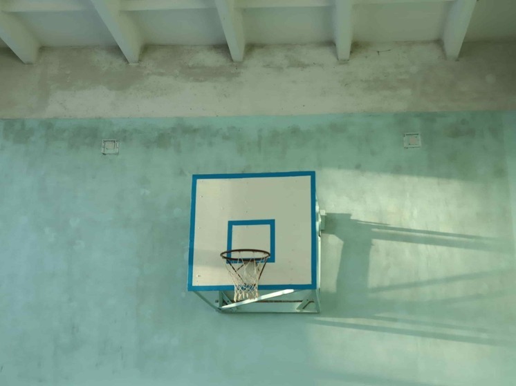 Родители кировских школьников 5 лет бьются за чистоту воздуха в спортзале