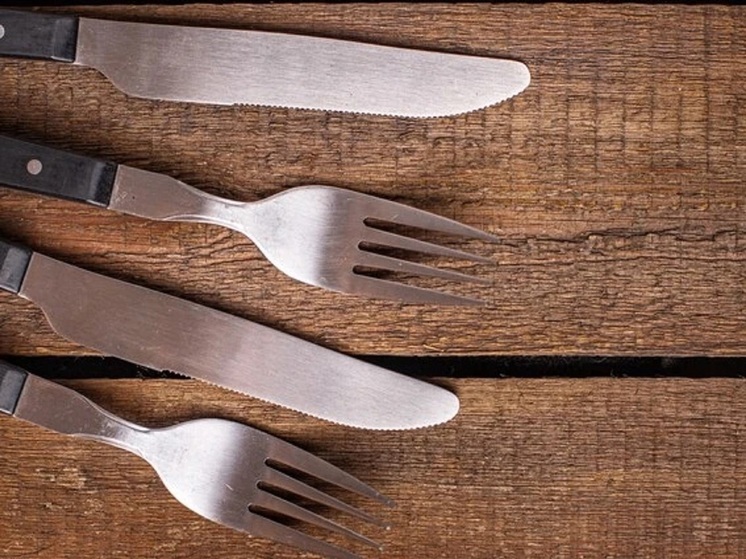 Почему завтра жителям Калмыкии нельзя оставлять на столе ножи