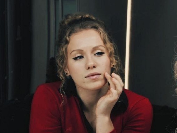 Российская прыгунья в воду Елизавета Кансо порадовала подписчиков фотосессией в смелом образе. Кудрявая блондинка использовала минимум одежды.