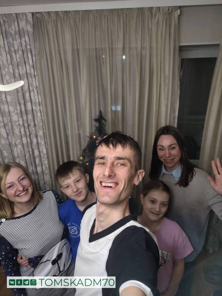 Анна Мальсагова исполнила мечты брата и сестры в рамках акции «Ёлка желаний»