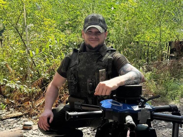 «Работаем по обстановке»: капитан Гиви о том, что держит под огнем и помогает вернуться к жизни